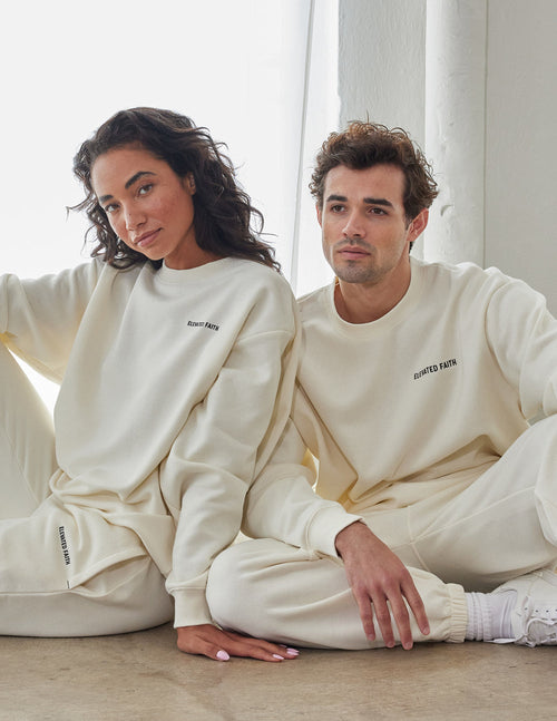 Basics White Sand Unisex Rundhalsausschnitt
