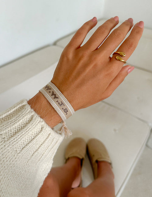 Beiges WWJD Besticktes Armband